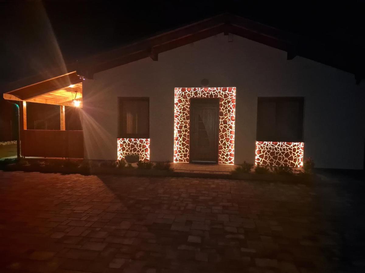 Villa Garden Besenova Luaran gambar